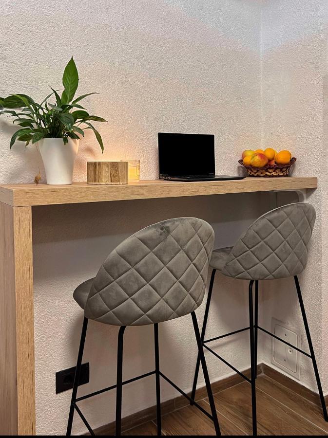 Betty Apartments Borik - Whole Ground Floor Ровин Екстериор снимка