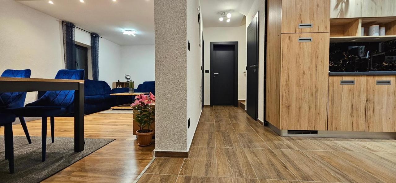 Betty Apartments Borik - Whole Ground Floor Ровин Екстериор снимка