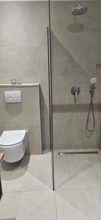 Betty Apartments Borik - Whole Ground Floor Ровин Екстериор снимка