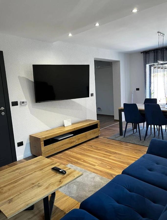 Betty Apartments Borik - Whole Ground Floor Ровин Екстериор снимка