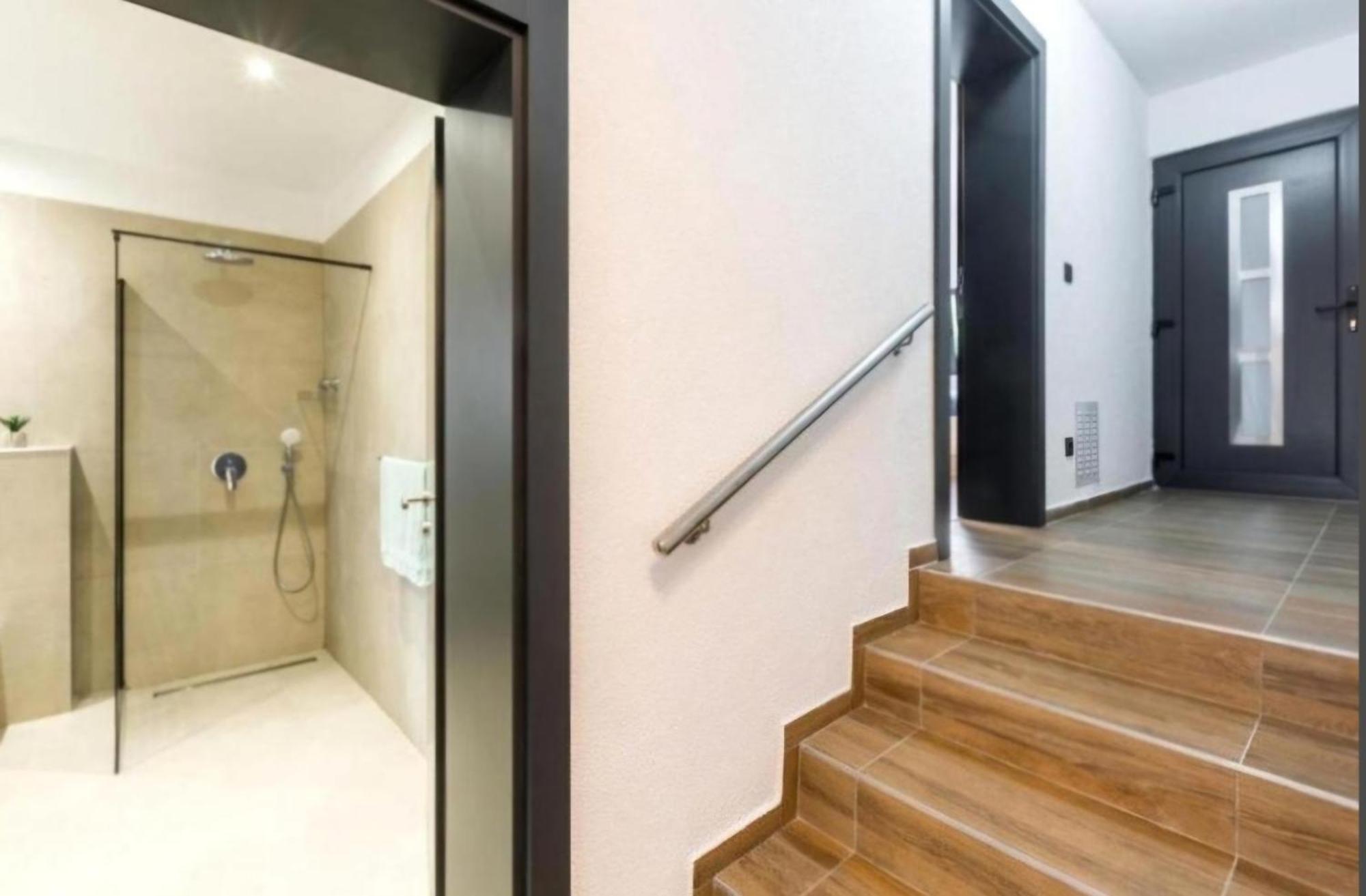 Betty Apartments Borik - Whole Ground Floor Ровин Екстериор снимка