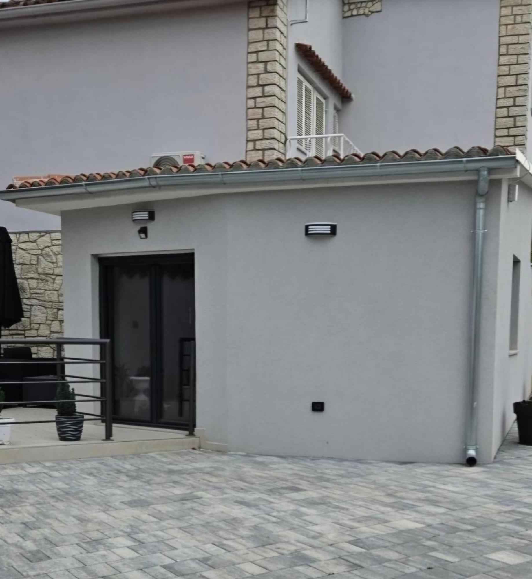 Betty Apartments Borik - Whole Ground Floor Ровин Екстериор снимка